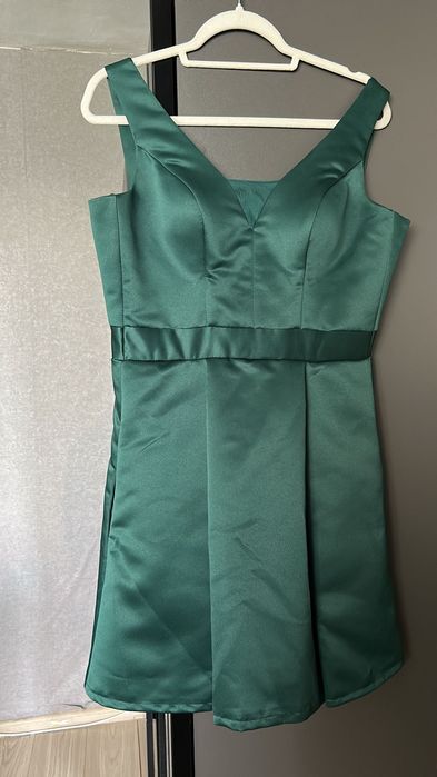 Официална къса сатенена рокля