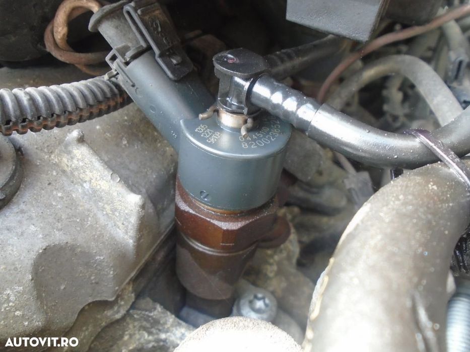 Injector Renault Trafic 1.9 DCI din 2002