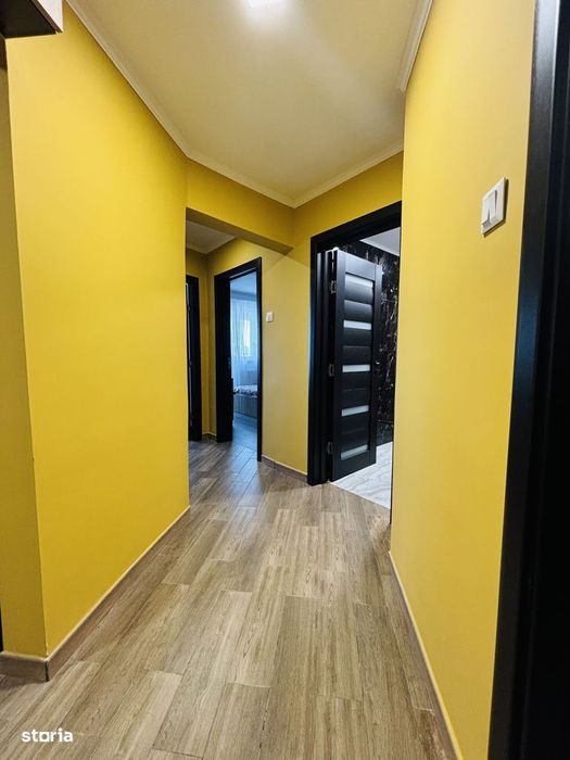 Apartament cu 3 camere, decomandat, Rogerius