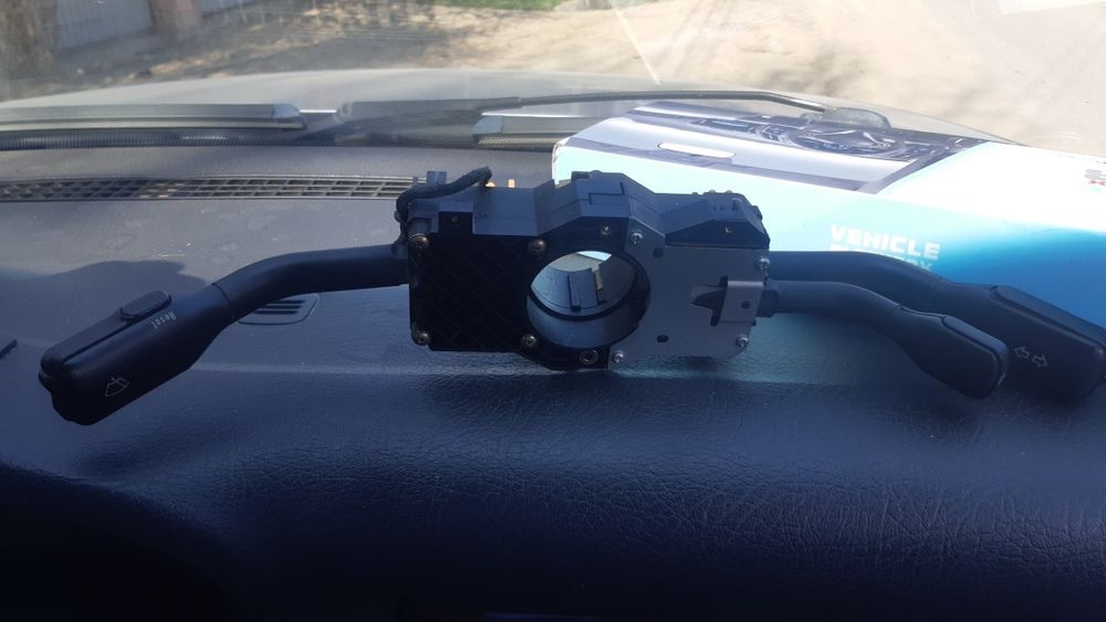 Подрулевой переключатель поворотников Ауди А4