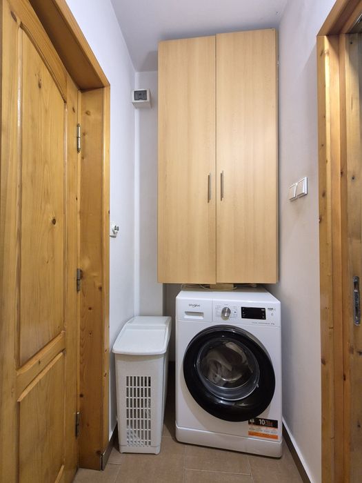 Închiriez apartament 3 camere Craiovei  et 1 stradal