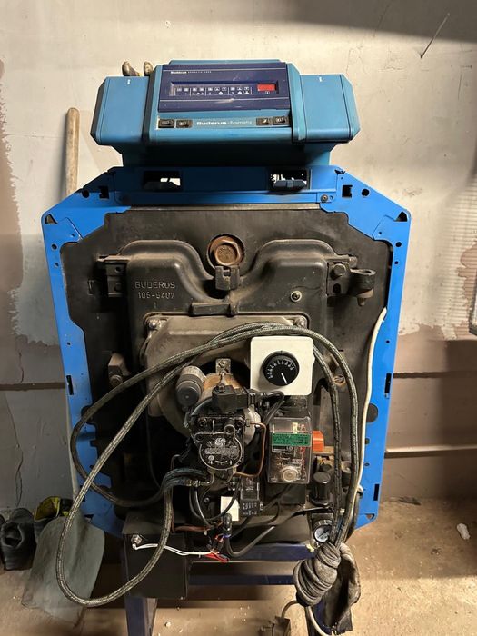 Vand . centrala Buderus G 115  Buderus ECOMATIC 4000
