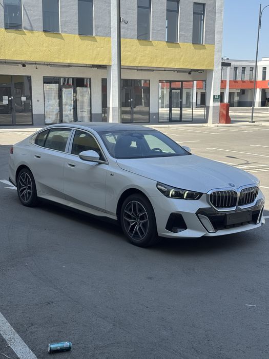 Bmw i5 40l 2025-yil 7.900yurgan 713km zapas kraska toza +Hud Tv harman