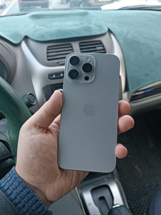 Iphone 15 pro max ideal 90%