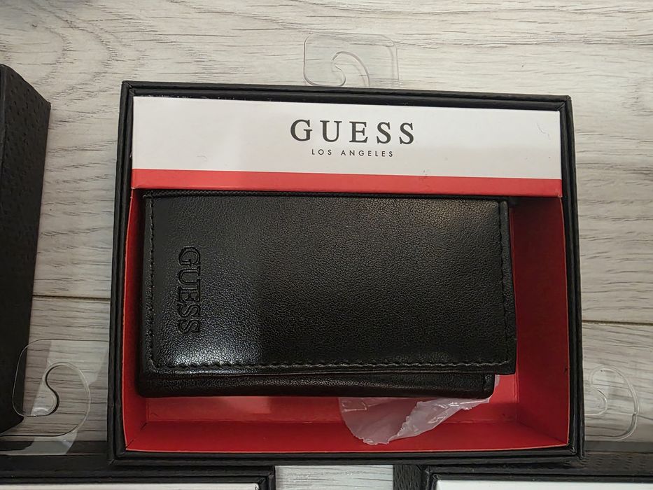 Чисто нови мъжки протмонета GUESS