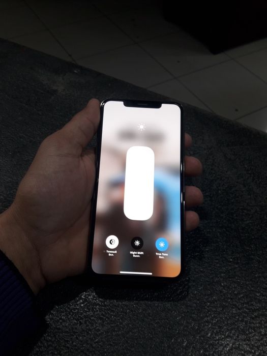 Assalomu aleykum tel sotiladi  srocna arzon narxga 11 pro max ideal