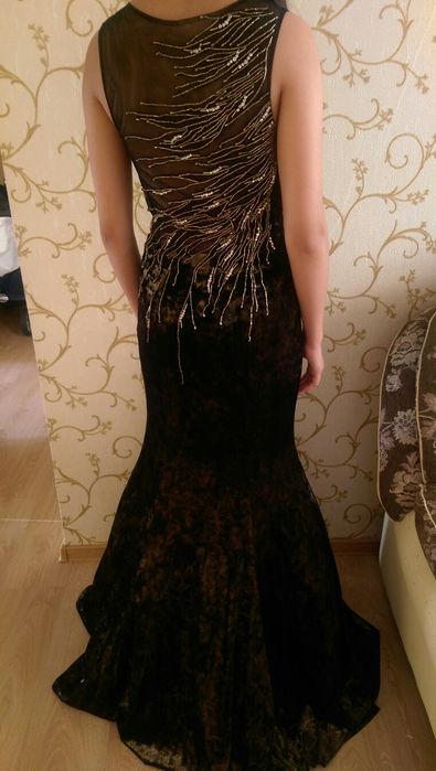 Платье вечернее c вышивкой