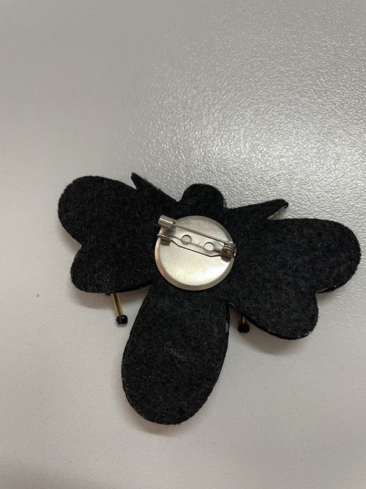 Брошка за дреха