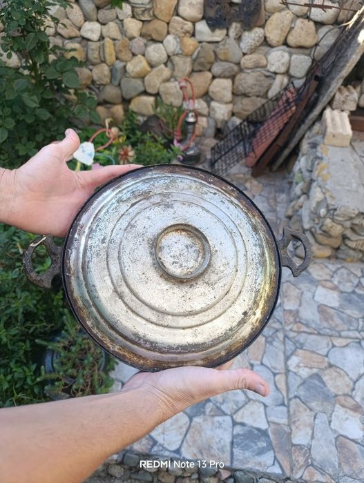 Старинен бакърен съд