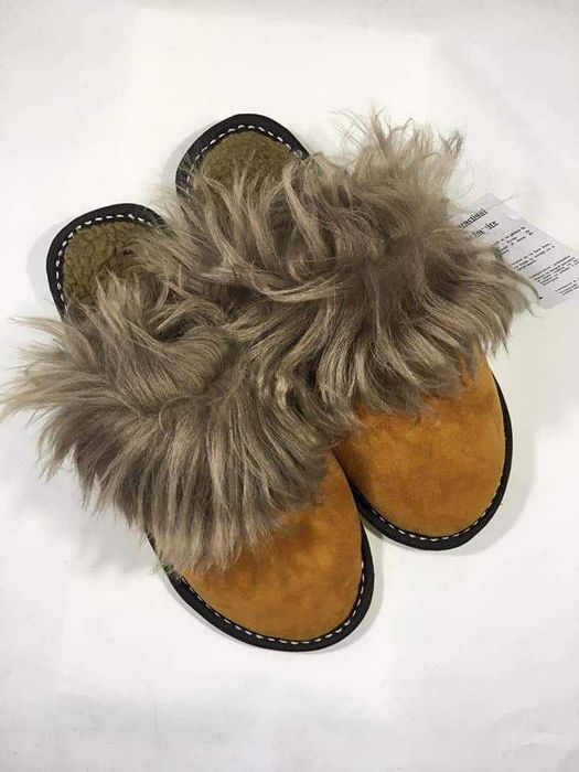 2 perechi Papuci de casă din blană naturală ovină