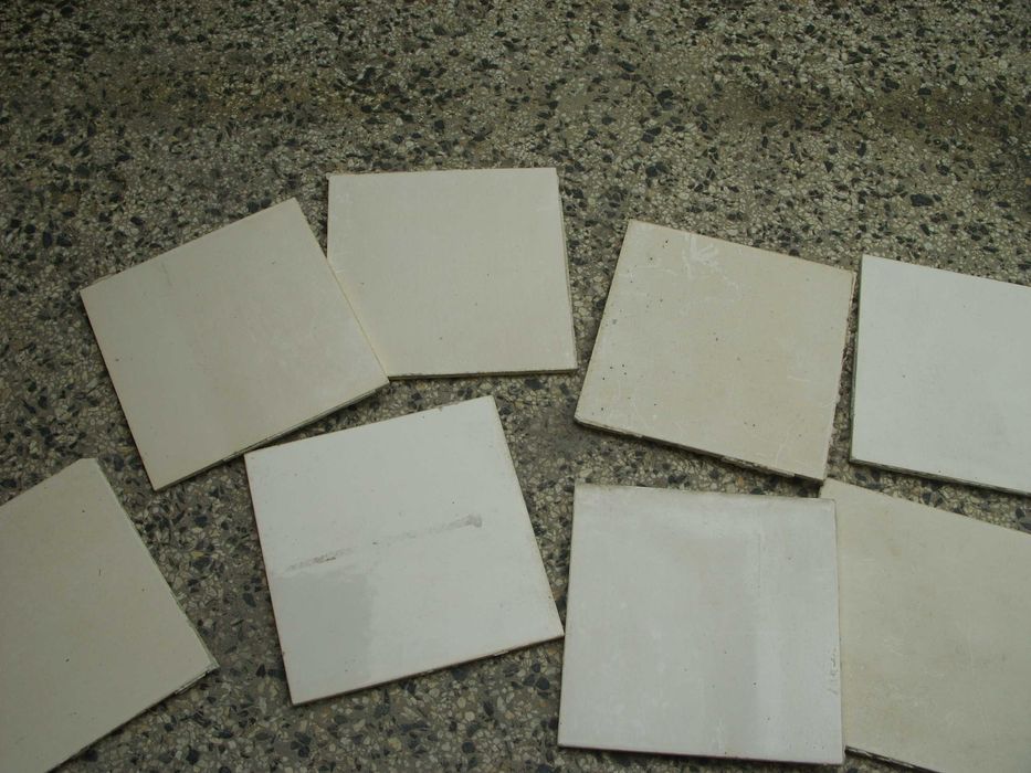 Фаянсови бели плочки 15/15 от соца