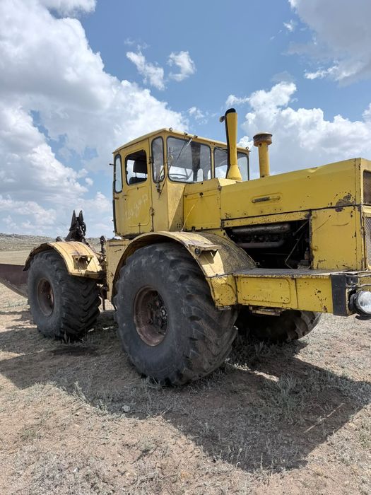 Продам колесный трактор К-700