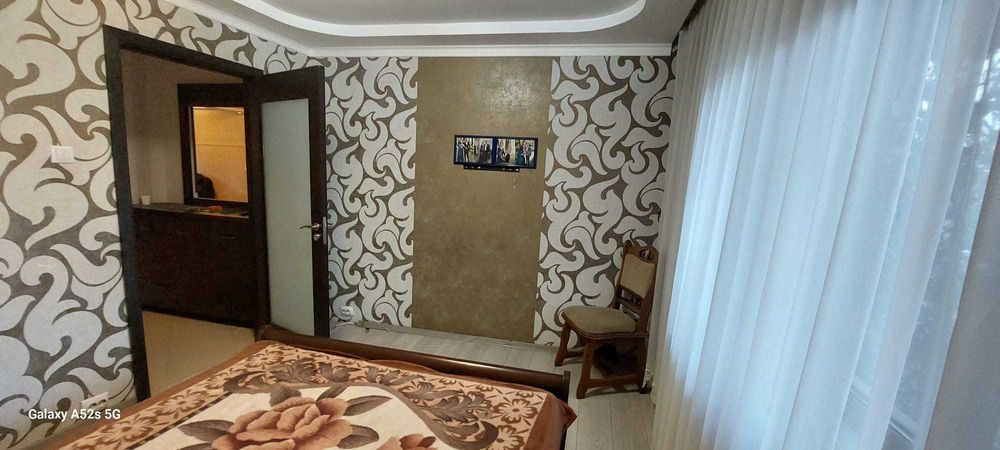 Apartament cu 3 camere, decomandat Racadau