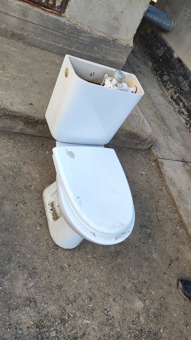 Продается бу унитазы