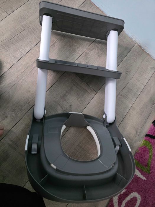 Детска седалка за тоалетна със стъпалца