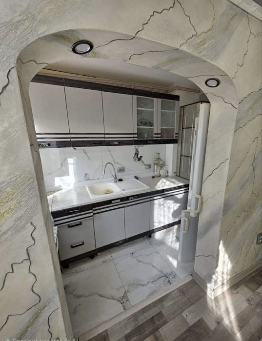 Apartament cu 2 camere, etajul 1, Str. Vasile Pârvan – vizavi de Casa Sturza