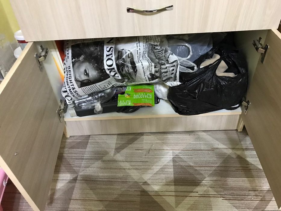 Белый,вместительный комод