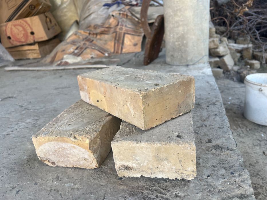 5000 дона Пишик Гишт (Кирпичный завод гишти)