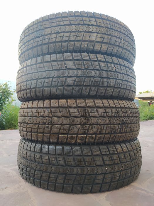 Продам комплект зимних шин