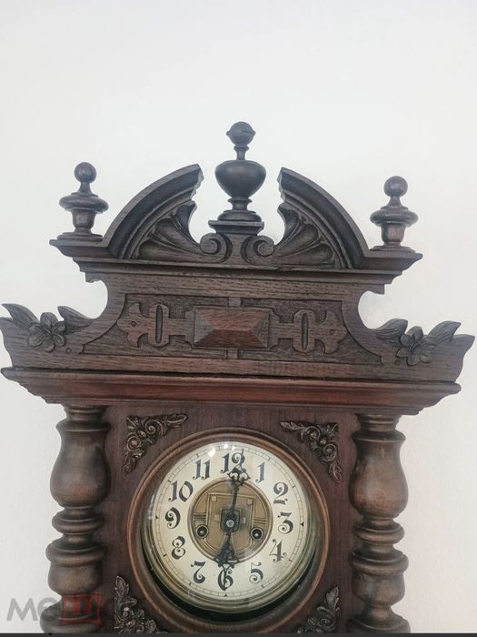 Старинные часы Густав Бэкер.