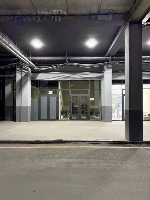 Ибн сино савдо маркази Stroymart сотилади