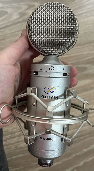 Микрофон, цифровой пульт цифровой микшер Behringer FLOW 8