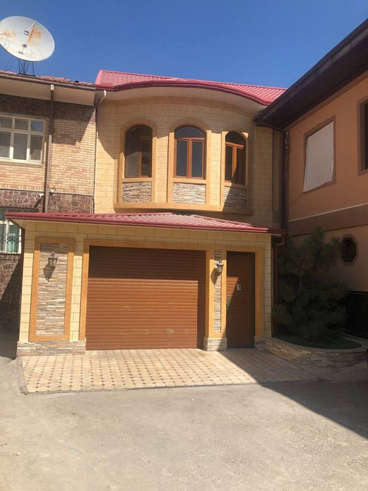 Продаётся дом  Ракатбоши Цена: 500 000 $  • Участок: 8 соток • Парков