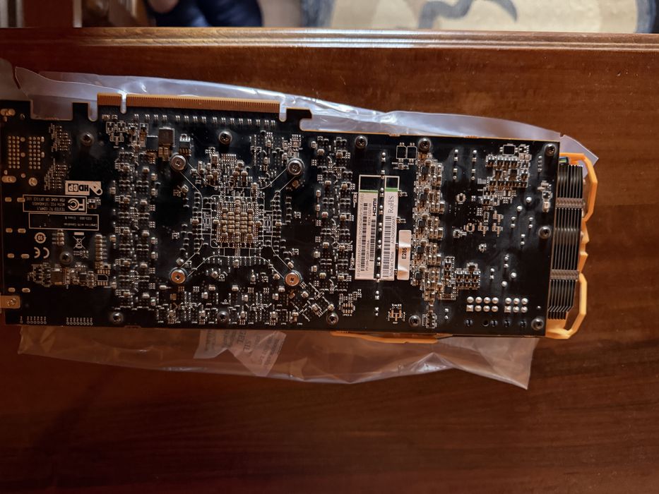 Placa video Radeon R290 4 gb cu 512 biti