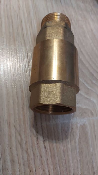 Обратный клапан латунь - диаметр не знаю отдам дёшево