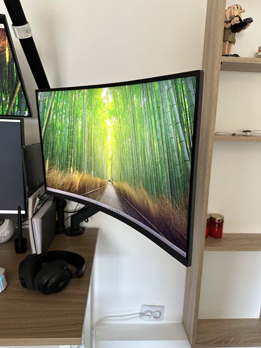 Vând monitor gaming LG Ultragear