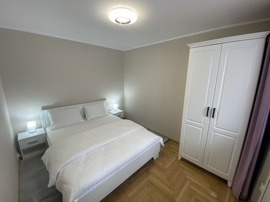 Apartament 2 camere Regim Hotelier Roman, Etaj 1, central