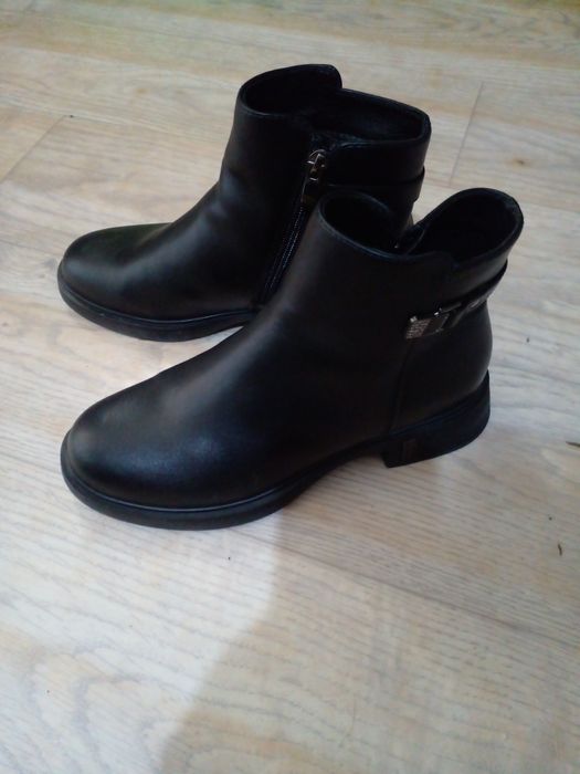Продаю осенние-весенние сапоги