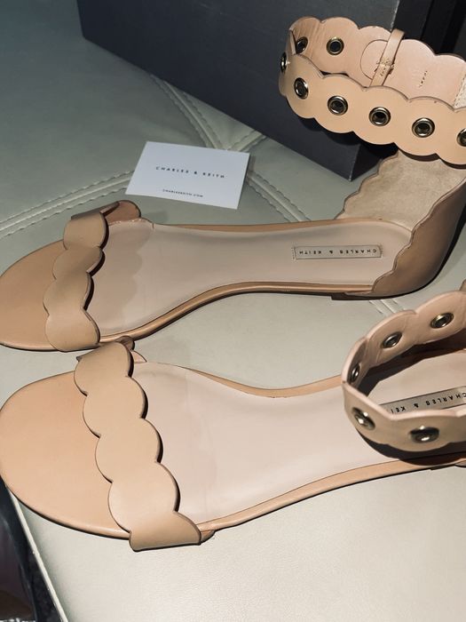 Босоножки Charles & Keith