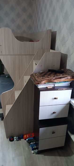 Продаю двухярустную кровать