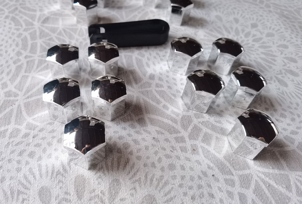 Хромирани капачки за болтове 17 и 19 мм