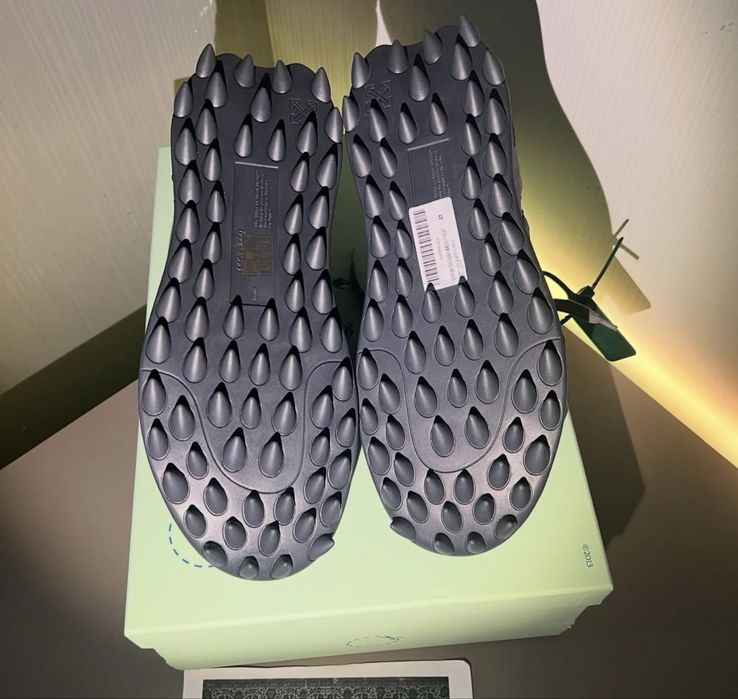 Adidasi off white odsy 1000