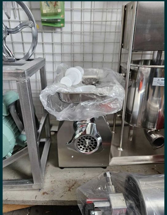 Месомелачка МК-22/ТК-22 чисто нова професионална машина