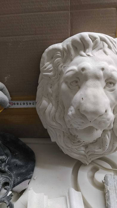 Голова льва из гипса  распродажа