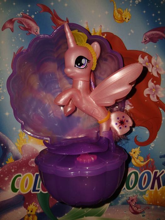 Продам! Новый. Игрушки.  Пони. Ул. Валиханова167