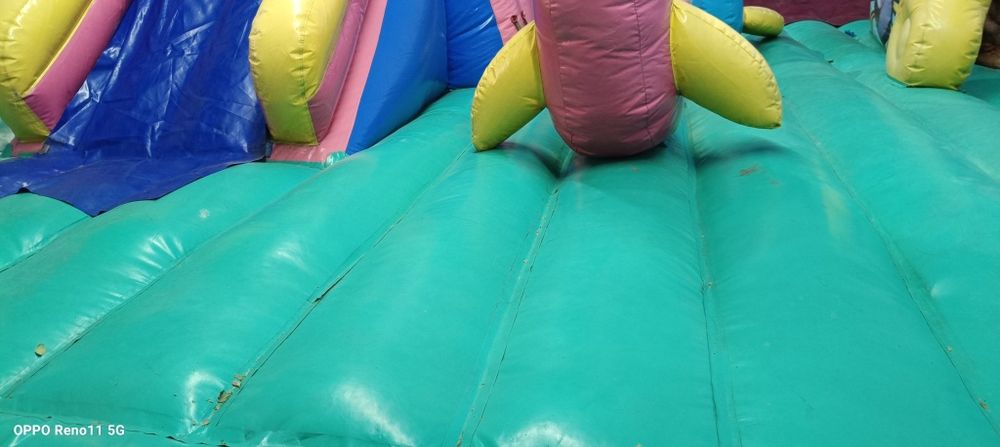 Надувной батут отличном состойни с маторам