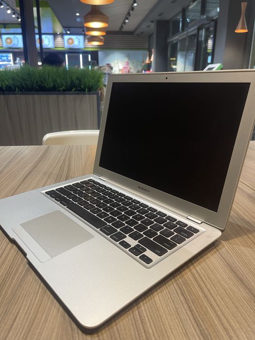 MacBook Air — Окончательно идеальное состояние выгодно