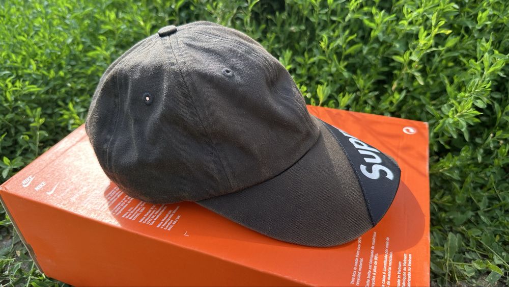 Sapca Supreme Visor Label 6-Panel