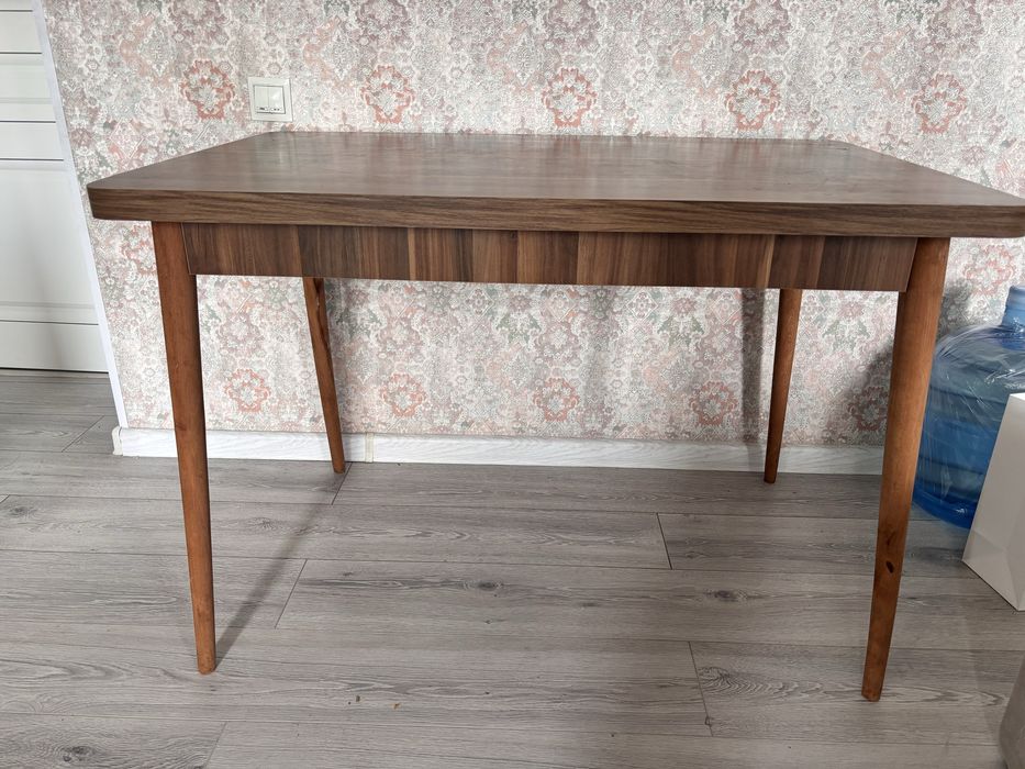 Стол новый в хорошом качестве