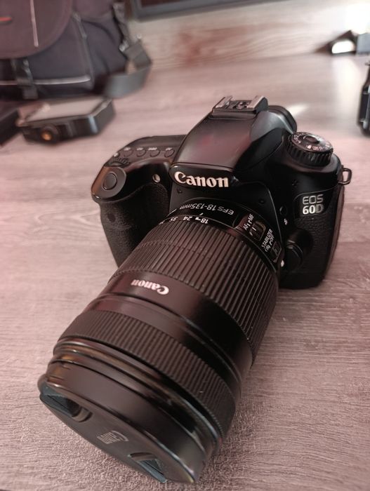 Canon 60 d  kamplektida batareyka zaryadnik