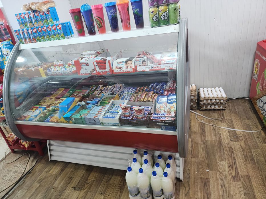 Холодильник витринный
