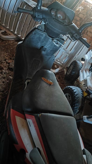 Априлия ср50 пали и работи