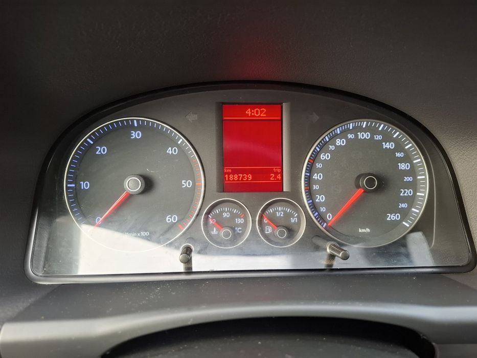 Продавам Фолксваген Туран 1.9TDi 105 k.c. 2010 Facelift