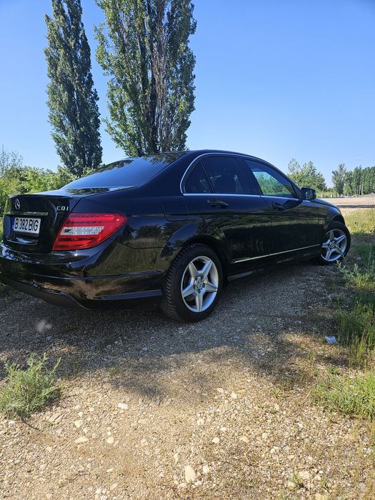 Vând Mercedes C250