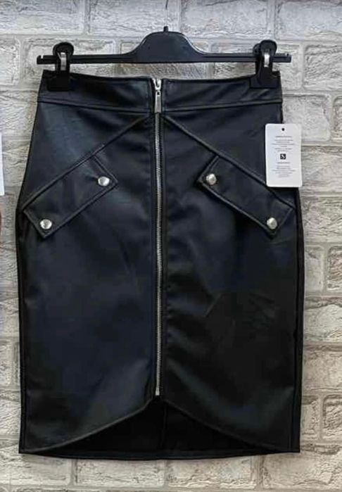 Кожени поли и панталонки