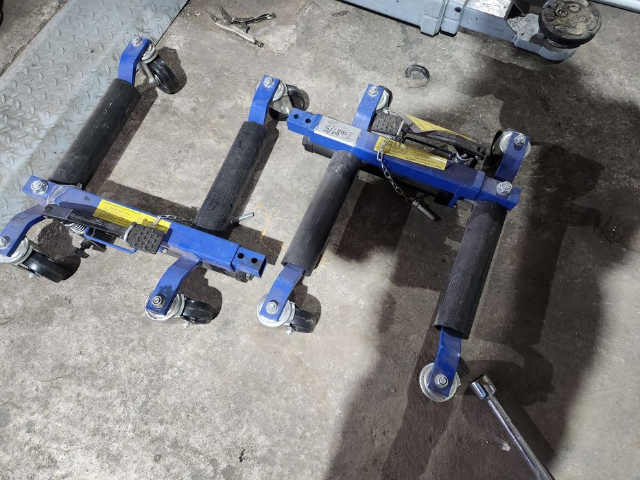 Set 2 carucioare hidraulice pentru transportat autovehicule